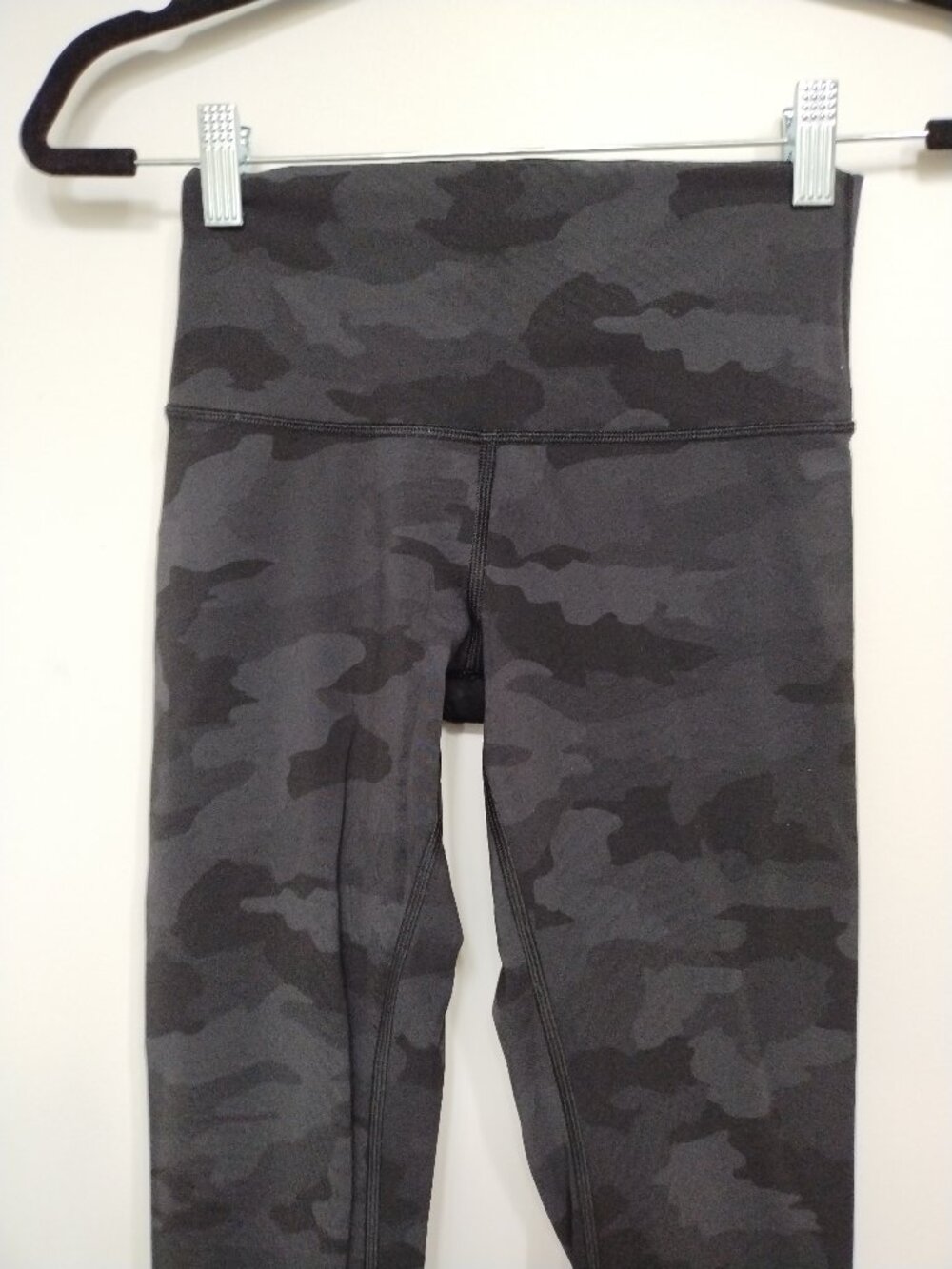 Black and grey camouflage sz 4 lulu lemon leggings